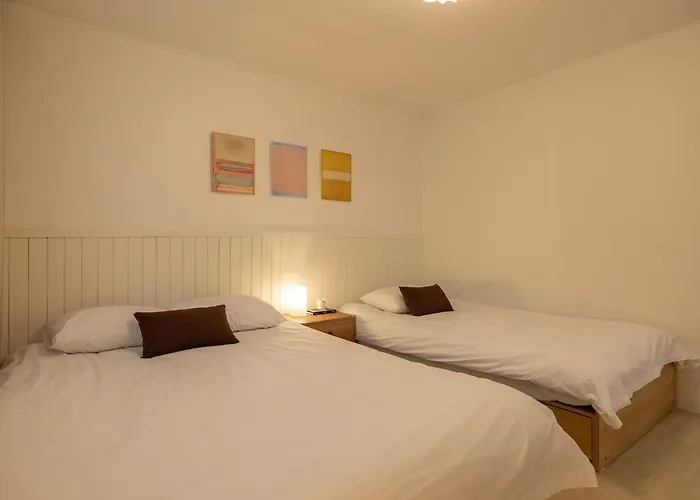 Apartamento Poom Stay, Airport Bus, Cozy For Travelers,yeomchang Stn, Line 9 Express *