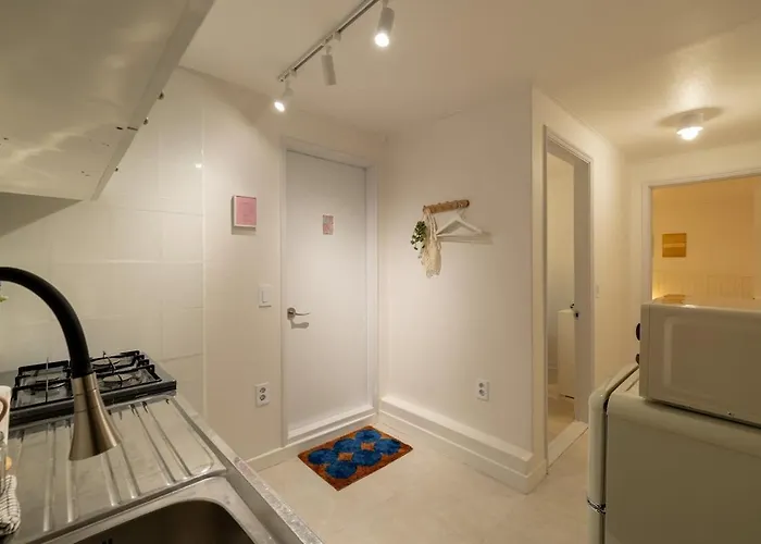 Poom Stay, Airport Bus, Cozy For Travelers,yeomchang Stn, Line 9 Express Apartamento